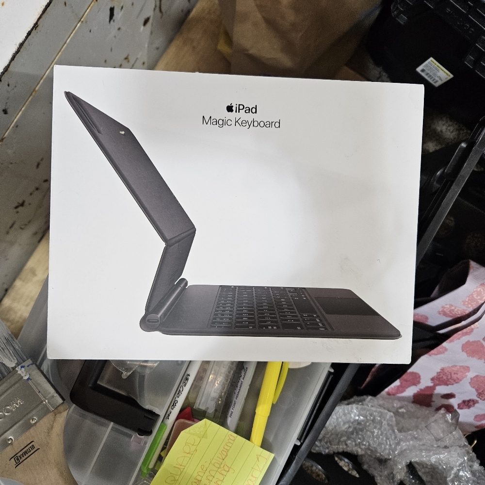 Brand new iPadair pro magic keyboard